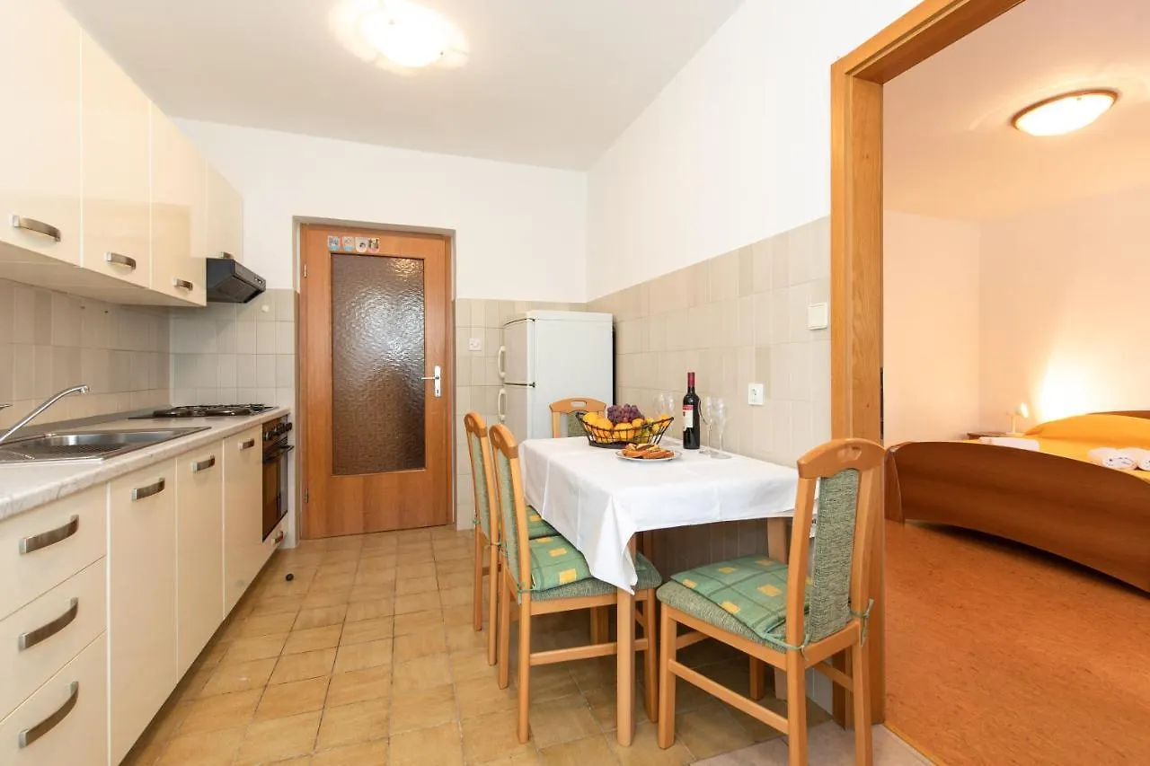 Justic Apartment Krk Town 0*,