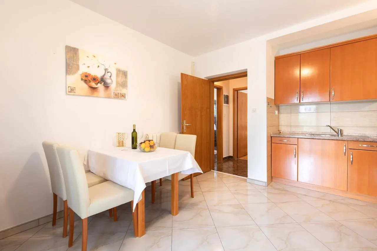 Justic Apartment Krk Town 0*,